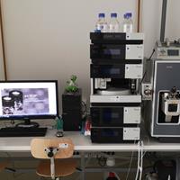 Tekućinski kromatograf vrlo visoke učinkovitosti spregnut sa spektrometrom masa s trostrukim kvadrupolom (UHPLC-DAD-MS/MS)